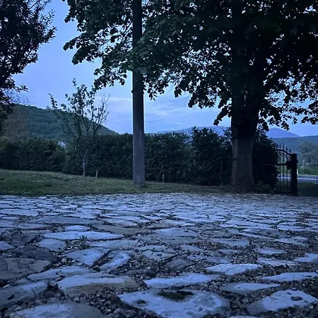 Markovi Konaci Lohovo ヴィラ Bihać